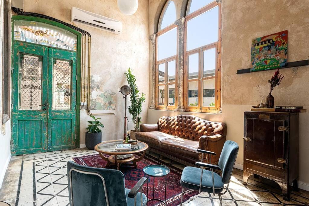 Vintage High Design Lofts -by Bookiz *