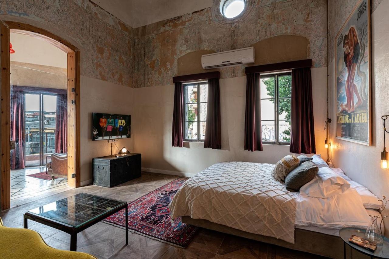 Vintage High Design Lofts -by Bookiz